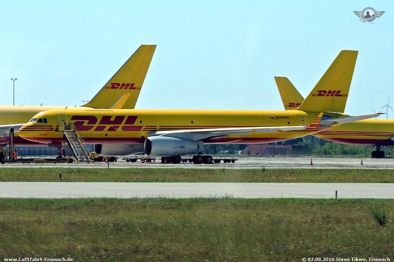 RA-64024_TU-204-100S_Aviastar-TU_LEJ-07082016_S-Tikwe_01_W.jpg (112.48 KiB) 9556 mal betrachtet RA-64024_TU-204-100S_Aviastar-TU_LEJ-07082016_S-Tikwe_01_W.jpg