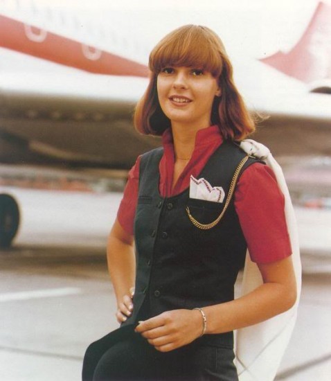 INTERFLUGStewardess_seite.jpg