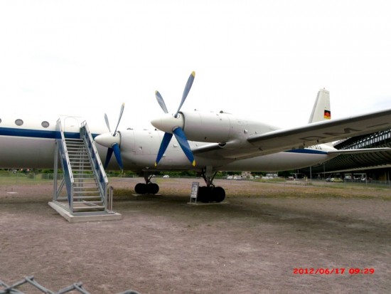 IL18 07a.JPG (204.17 KiB) 8161 mal betrachtet IL18 07a.JPG