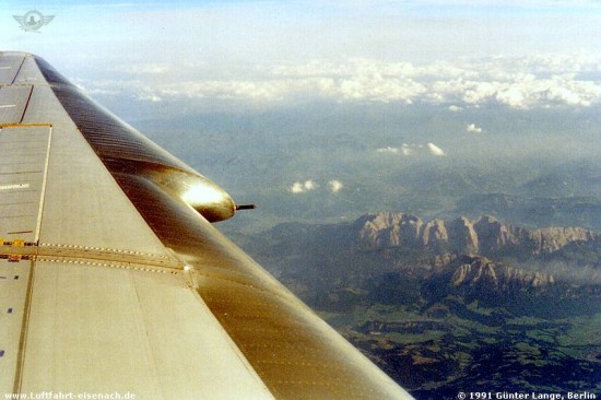 D-AOAN_IL-62m_IF_Hanoi-1991_G-Lange_05_W.jpg