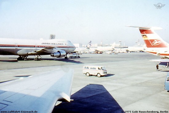 JAL_B747_Tokio-Haneda_197x_G-Rauschenberg_02_W.jpg