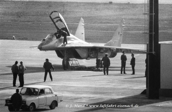 MIG-29 (1).jpg (770.39 KiB) 2729 mal betrachtet MIG-29 (1).jpg