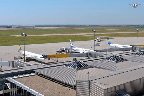 Vorfeld-rechts_LEJ-06082015_S-Tikwe_01_W.jpg