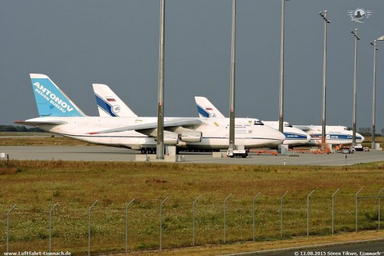 UR-82072_RA-82079_RA-82044_AN-124-100_LEJ-13082015_S-Tikwe_01_W.jpg